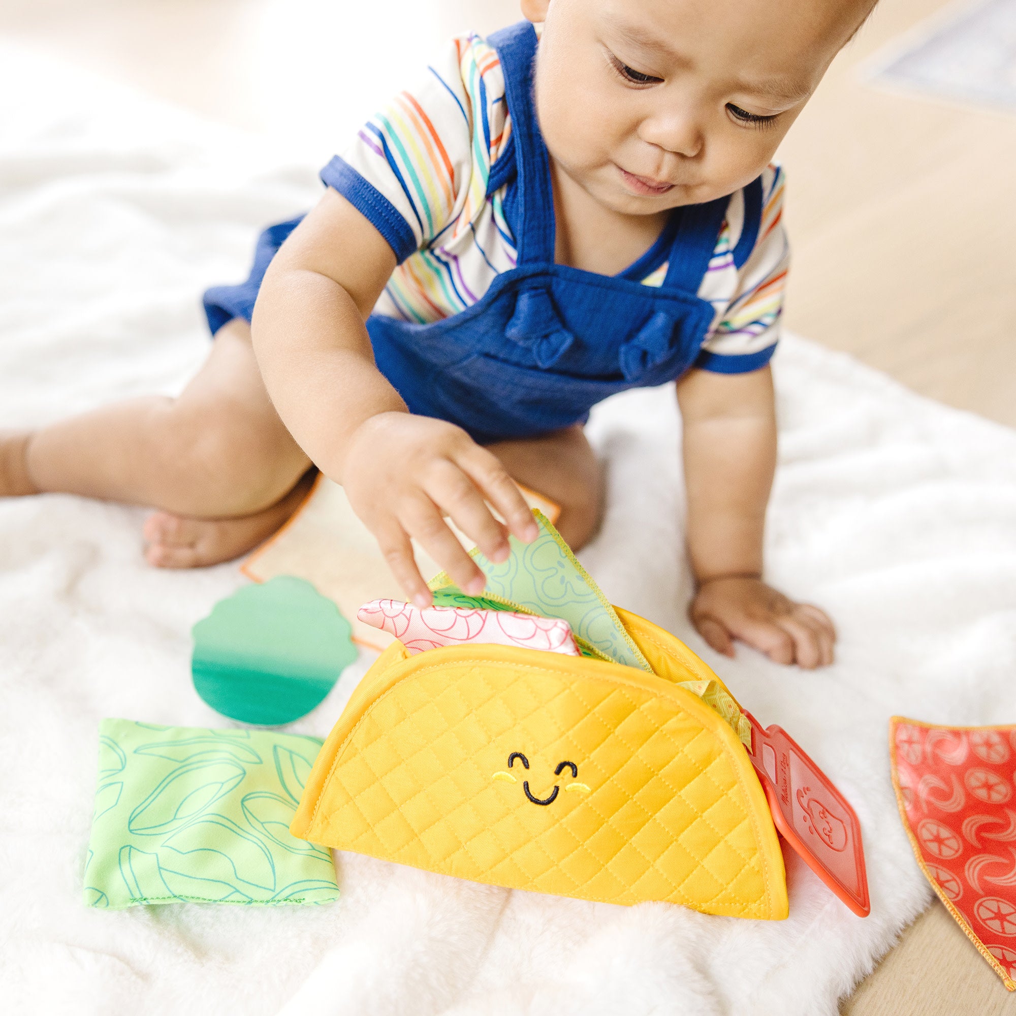 Melissa & Doug Soft Taco Fill & Spill - Image 7