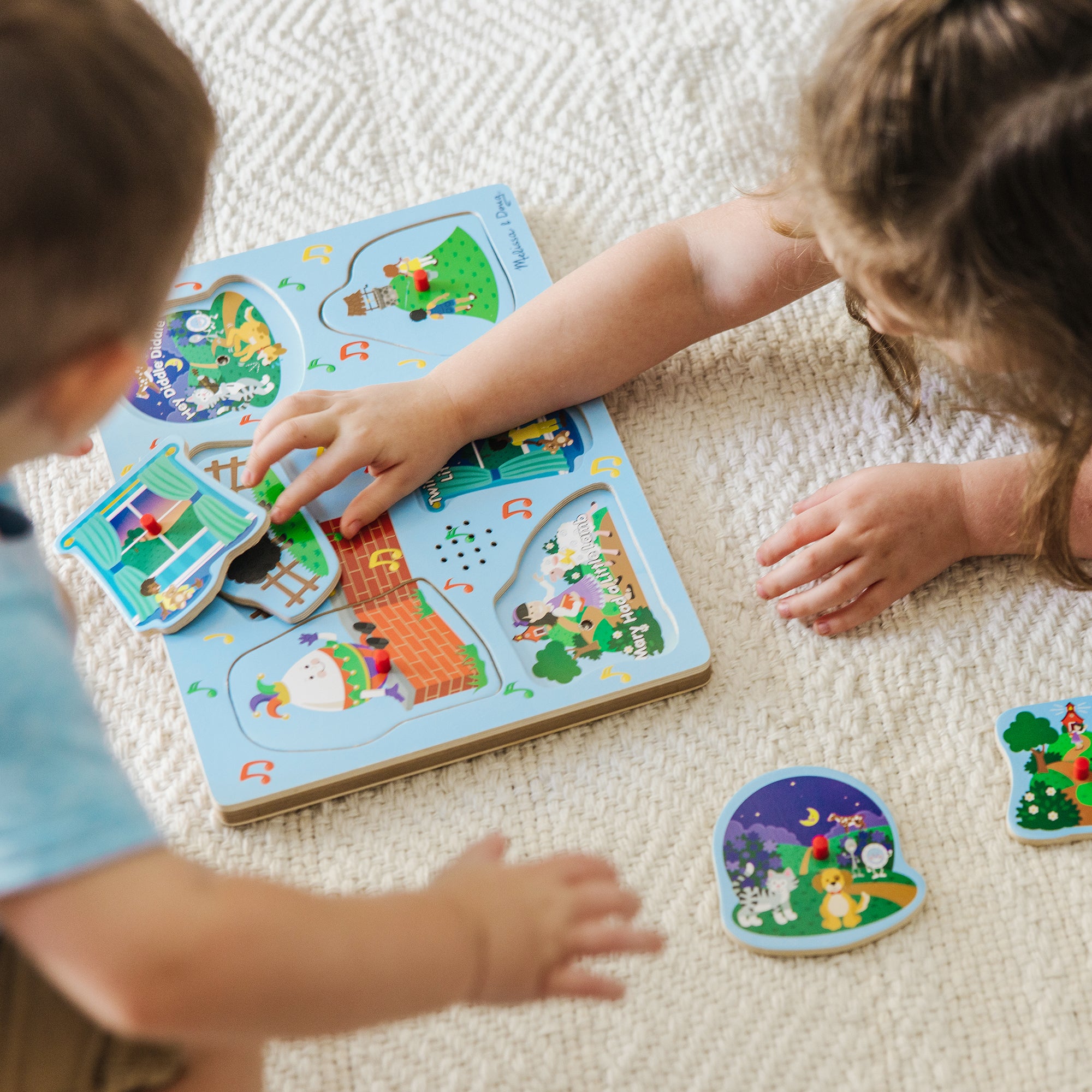 Melissa & Doug Nursery Rhymes 2 Sound Puzzle - 6 PIeces - Image 8