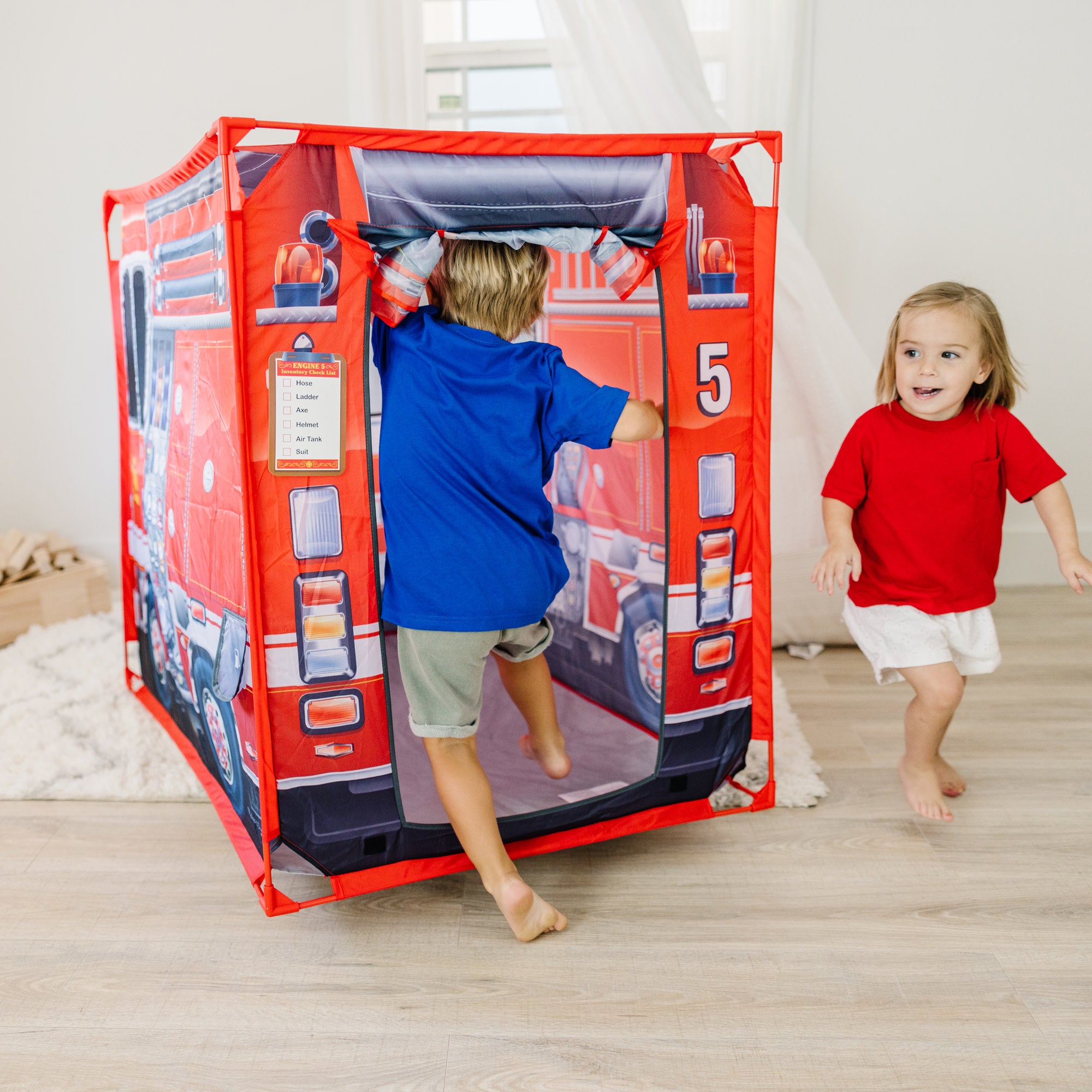 Melissa & Doug Fire Truck Play Tent - Image 5
