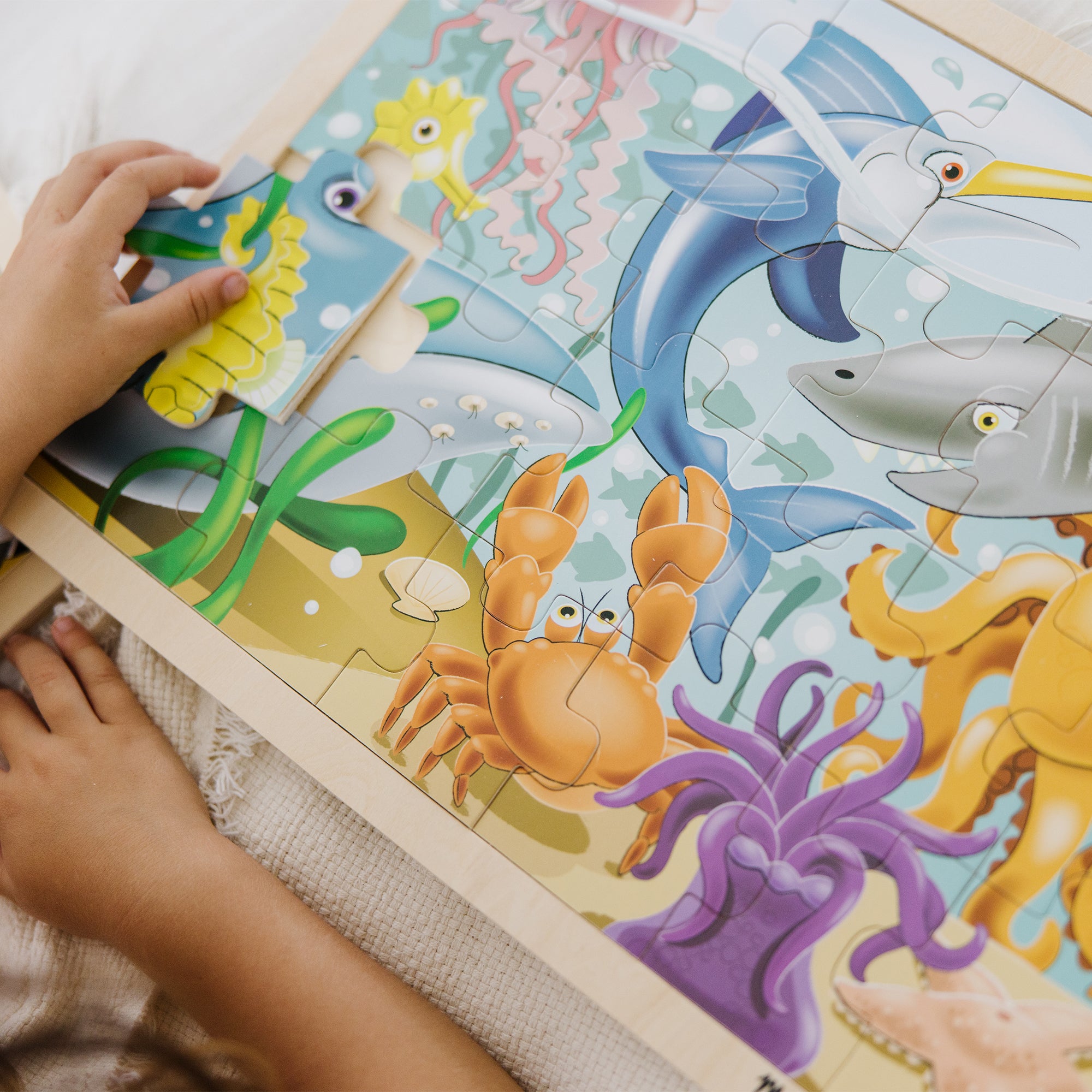 Melissa & Doug Wooden Jigsaw Puzzle - Under the Sea - 24 Pieces - Image 4