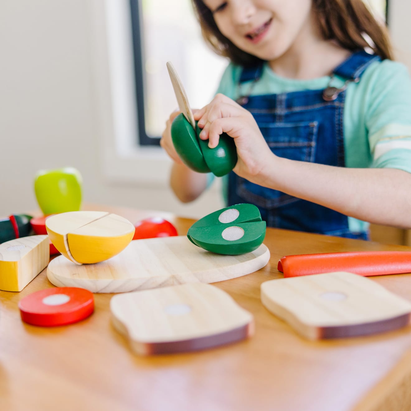 Melissa & Doug Cutting Food - Wooden Play Food - Image 6