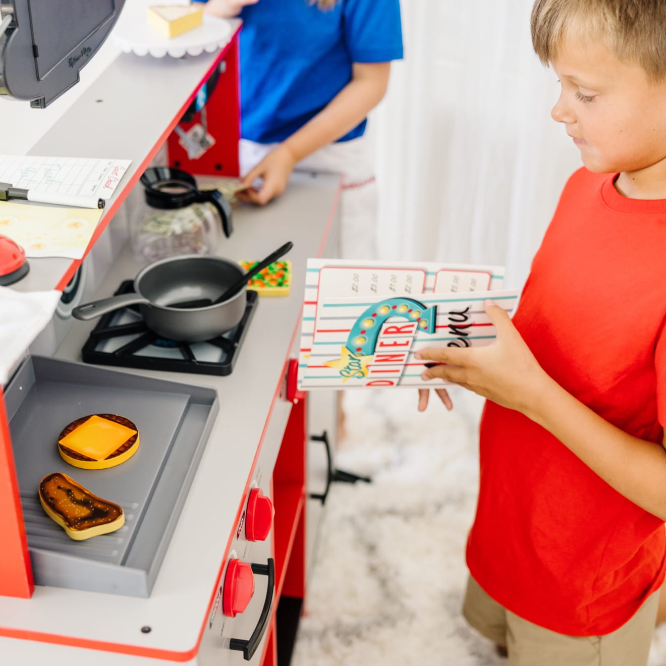Melissa & Doug Star Diner Restaurant Play Set - Image 6