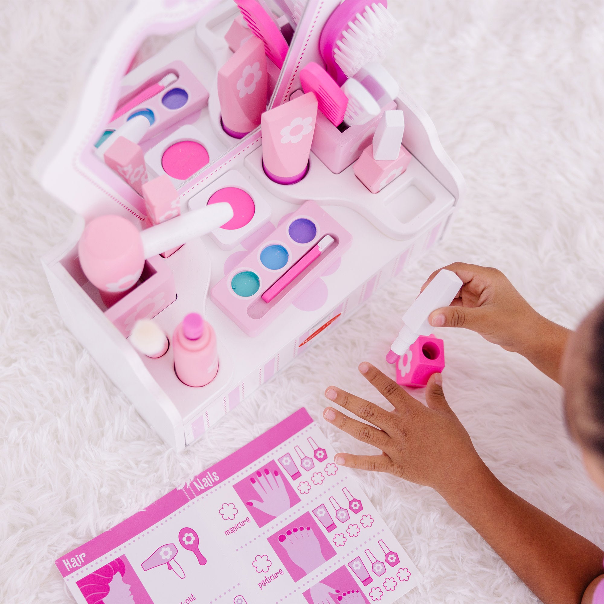 Melissa & Doug Wooden Beauty Salon Play Set - Image 2
