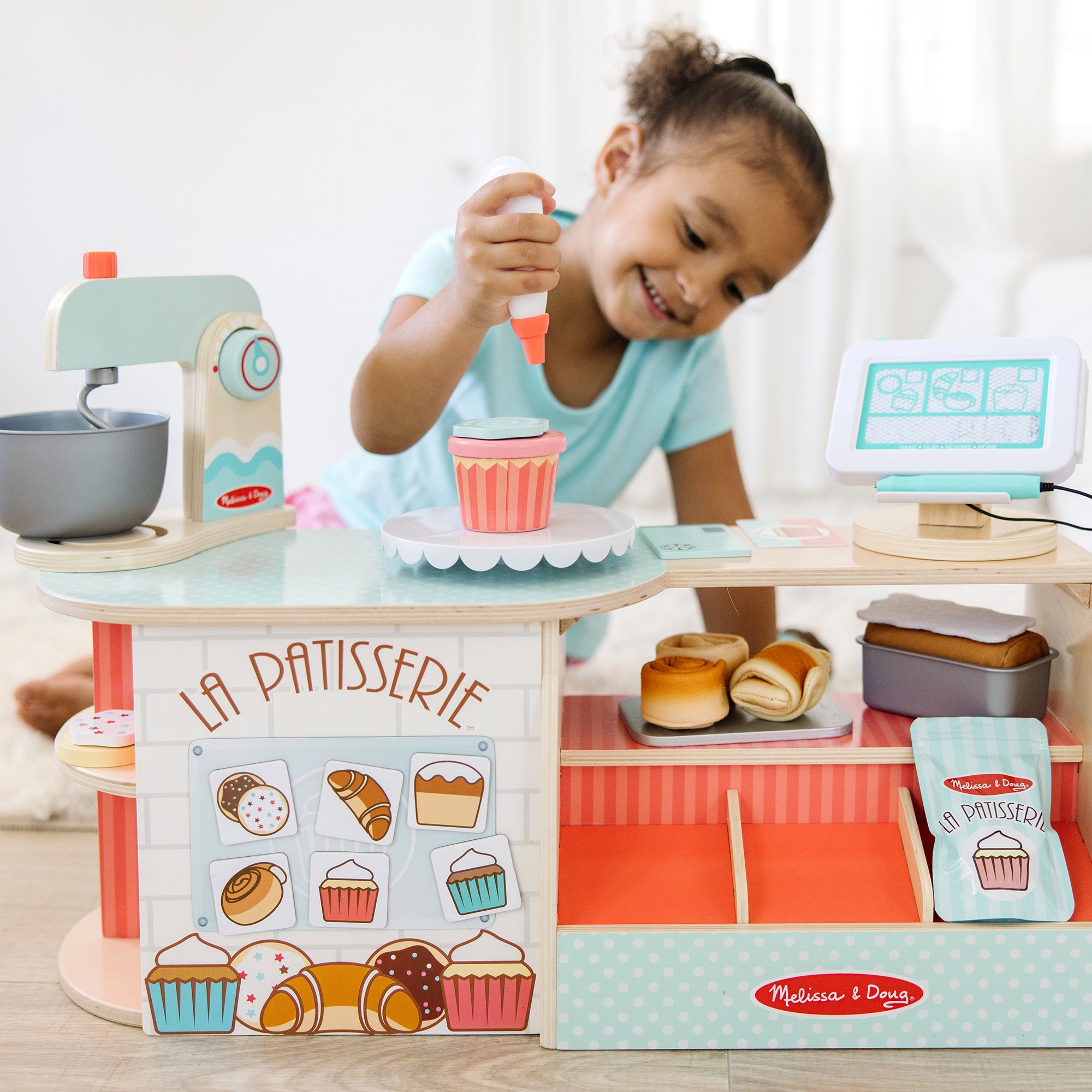 Melissa & Doug Wooden La Patisserie Bakery - Image 8